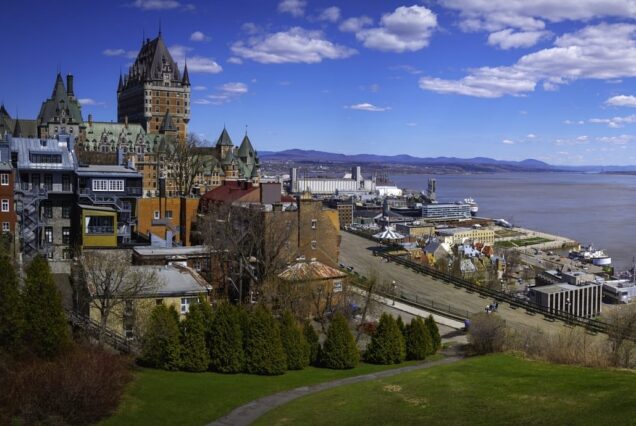 Budget Group  Voyage 6-Day Discover Canada East